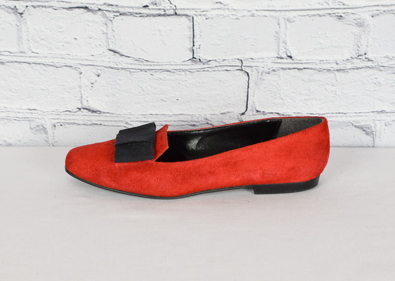 Vintage 90s Red Suede WHAT'S WHAT Square Toe Slip on Flats w/ Black Bow Accent - 6 B