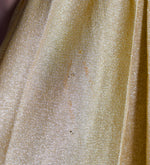 女性のビンテージ ゴールド ラメ Carlye ミディ ドレス