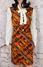レディース ヴィンテージ 70年代 2pc。ブラウン &amp; オレンジの幾何学模様のウール スカート &amp; ベスト セット