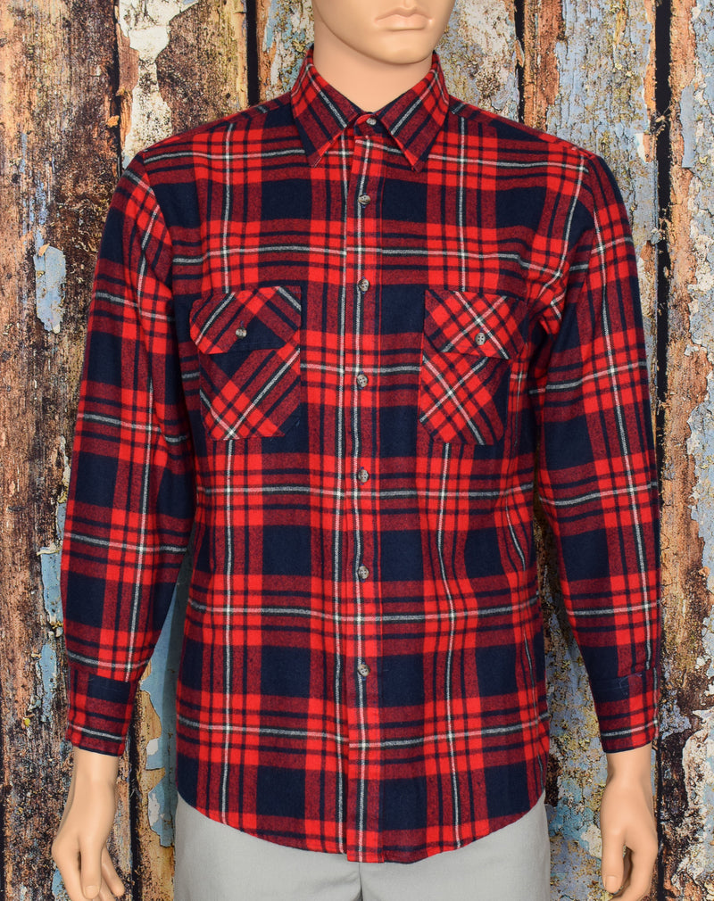 Men's Vintage Northwest Territory Red Plaid Flannel Long Sleeve Button Up Shirt - M