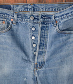 Vintage 90s Light Wash LEVI'S 501 Button Fly Denim Jeans - 33 X 30