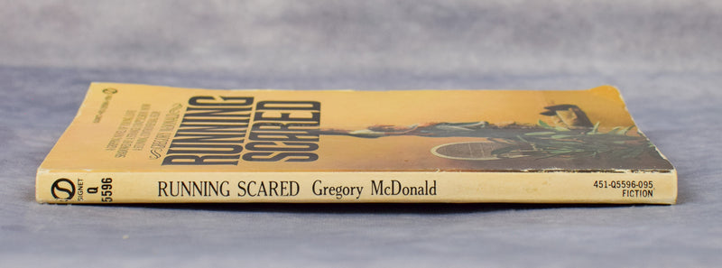 1973, 1st Printing - RUNNING SCARED - Gregory Mcdonald - Paperback Book
