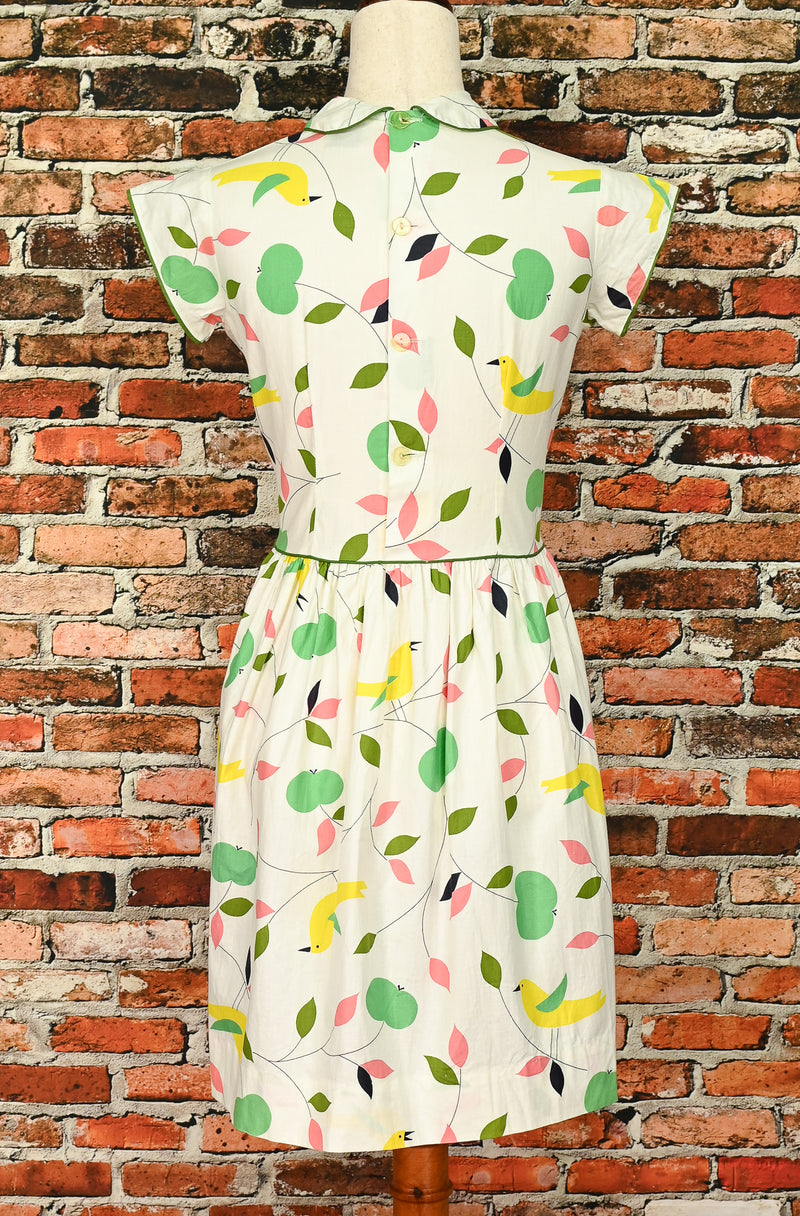 RARE Vintage 50s White LITTLE STAR Bird Detailing Dress