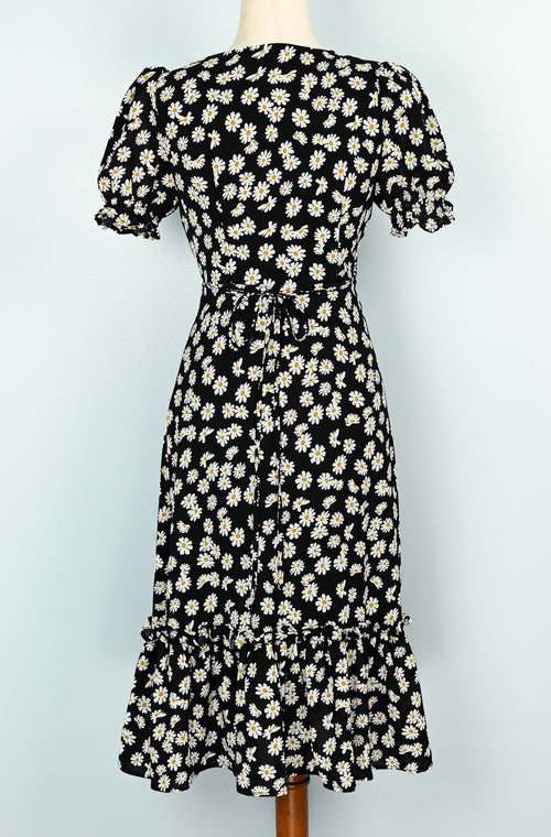 Black & White Daisy SUNDAY UP Short Sleeve Wrap Dress - S
