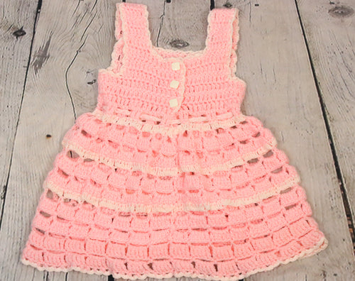 ヴィンテージ ピンクのかぎ針編み幼児ドレス