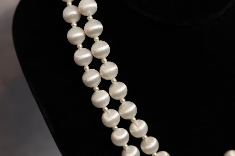 Vintage Sarah Coventry White Faux Pearl Necklace