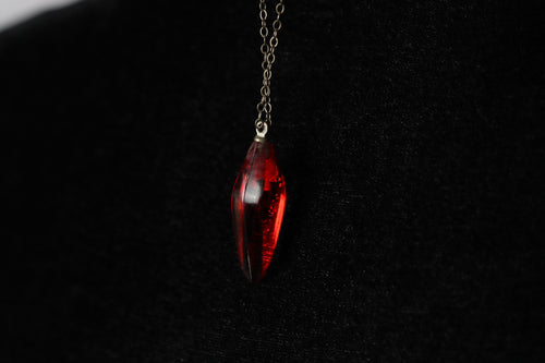 Vintage Red Lucite Diamond Shaped Drop Pendant Necklace